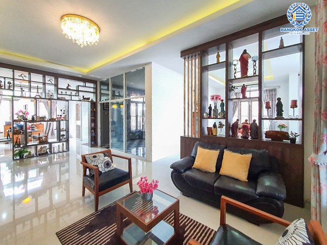 *****บ้านเดี่ยวมือสอง ซอยศิริเกษม17 พุทธมณฑลสาย3 เนื้อที่กว้างขวางมากถึง 158.30 ตร.ว. มาพร้อมฟังก์ชัน 2 ห้องนอน 3 ห้องน้ำ ที่จอดรถ 3 คัน ต่อเติมครบ พร้อมเข้าอยู่ได้ทันที ตั้งบนทำเลเดินทางสะดวก ใกล้รถไฟฟ้าสายสีน้ำเงิน "สถานีบางหว้า" ใกล้ทางด่วน "ศรีรัช"  จองเลย!